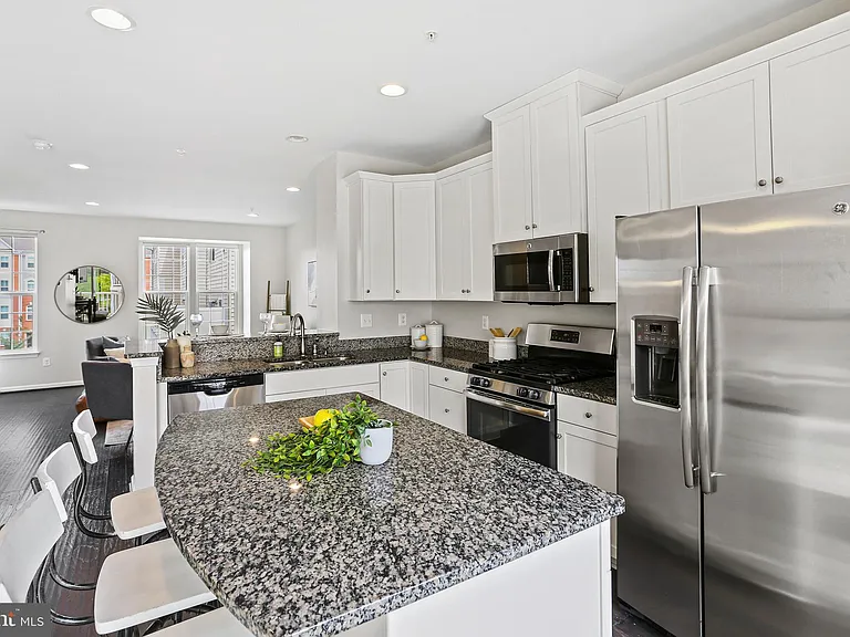 7610 Golden Slumber Ln — Photo 8