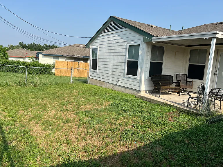 229 Marvin Cv — Photo 3