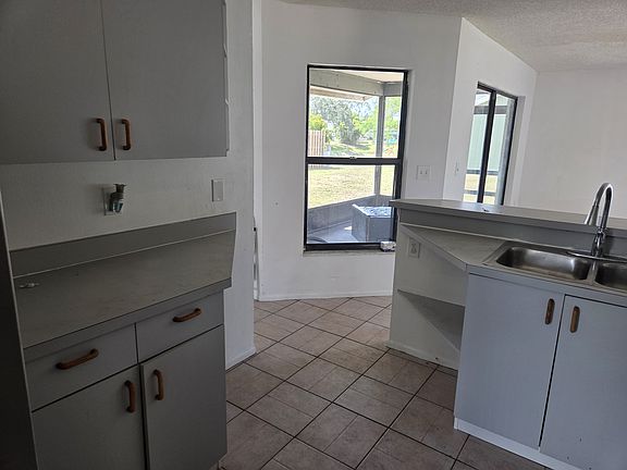 5th image of 3830 78th Avenue Cir E