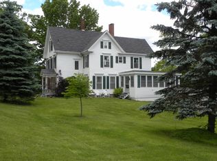 57 High St, Camden, ME 04843