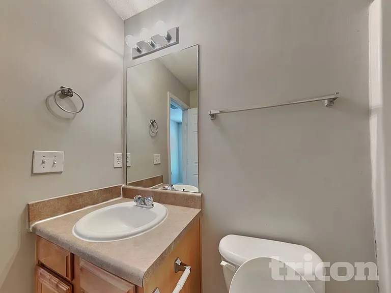 205 Oak Terrace Dr — Photo 16