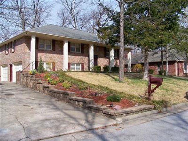 1st image of 1104 Westwood Dr