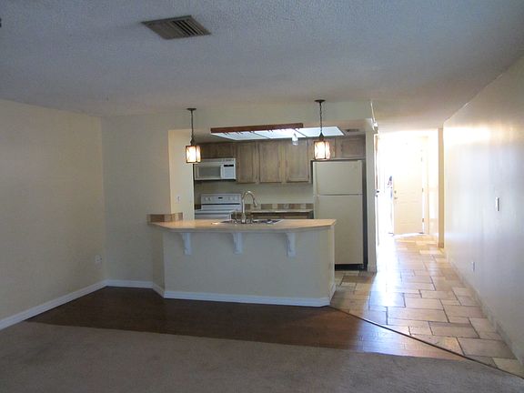 4th image of 588 Audubon Ave NE