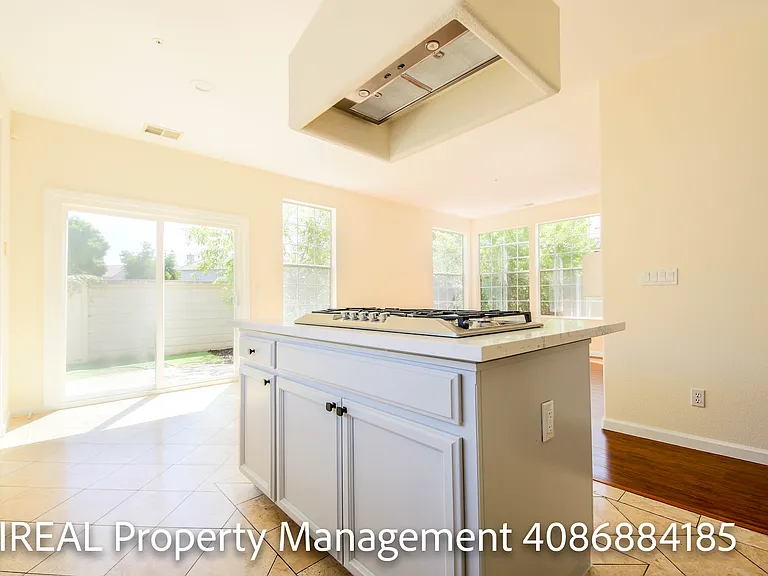 4202 Cambridge Way — Photo 9