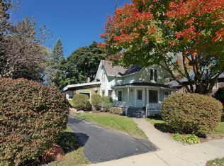 11814 Maple Ave, Hebron, IL 60034