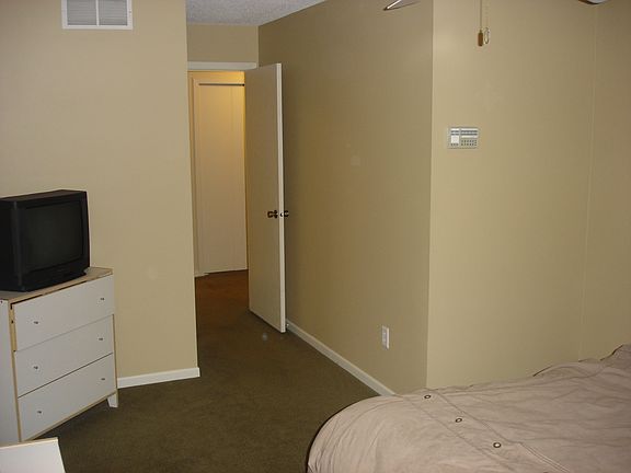 4th image of 10936 Pennsylvania Ave S