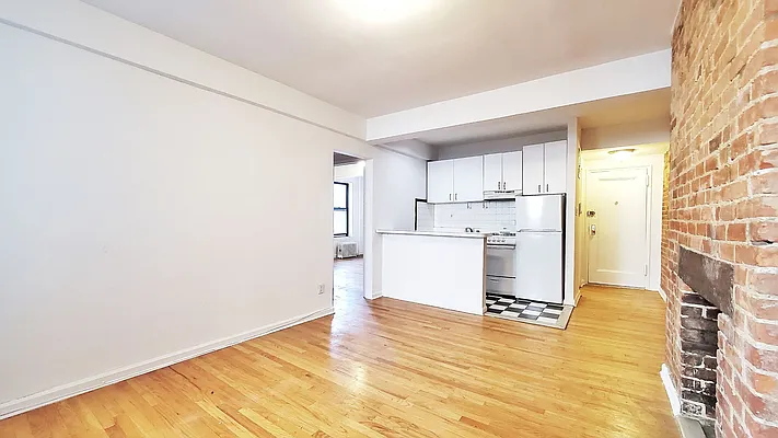 Rented by Avenues Real Estate | media 14
