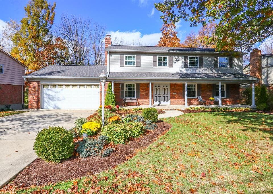 1st image of 784 Woodfield Dr
