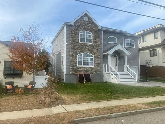 3rd image of 412 Little East Neck Rd