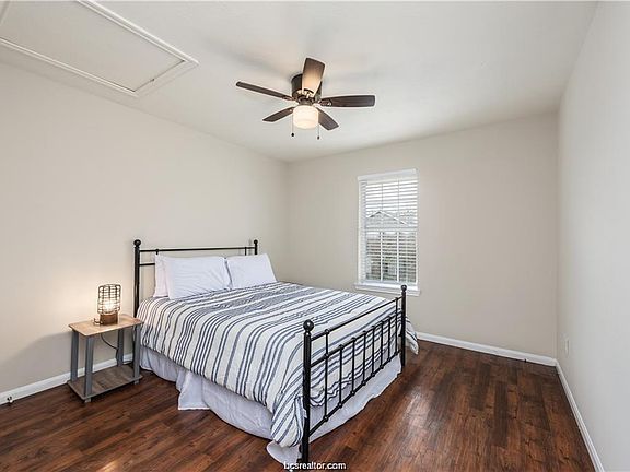 3rd image of 1221 Oney Hervey Dr #1221