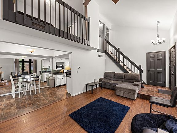 4th image of 603 Weatherwood Ln
