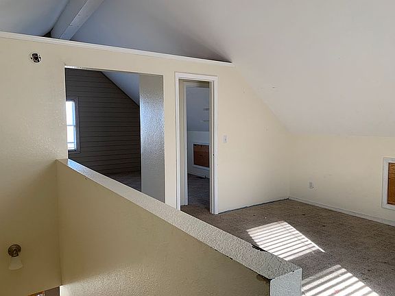 Main house: Upstairs loft