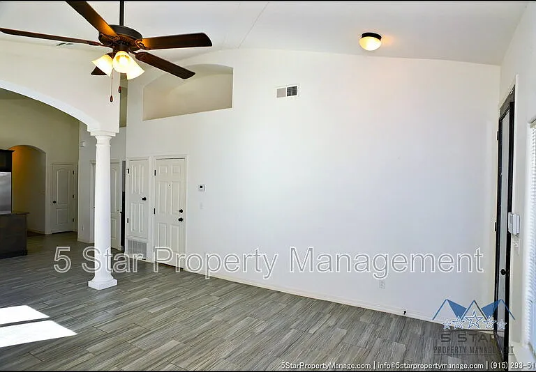 781 Croxdale St — Photo 7