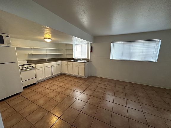 2nd image of 1601 Francis St #16689124