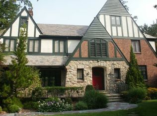 194 Overlook Rd, New Rochelle, NY 10804