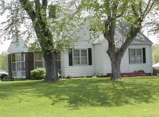 122 S Main St, Lynnville, IN