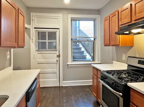 1412-1414 N. Austin Blvd., 1412 N Austin Blvd #2E, Oak Park, IL 60302