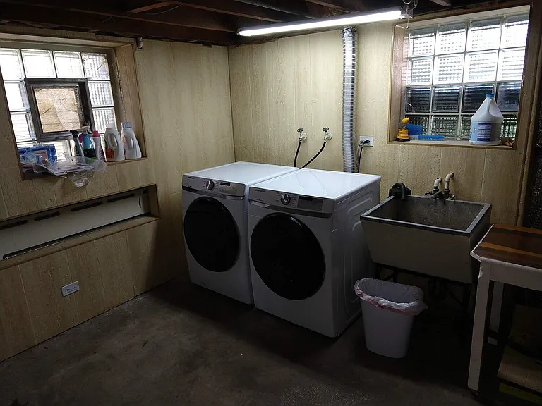 1447 W Henderson St — Photo 10