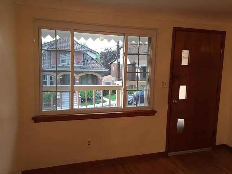 210 Marion Ave — Photo 3