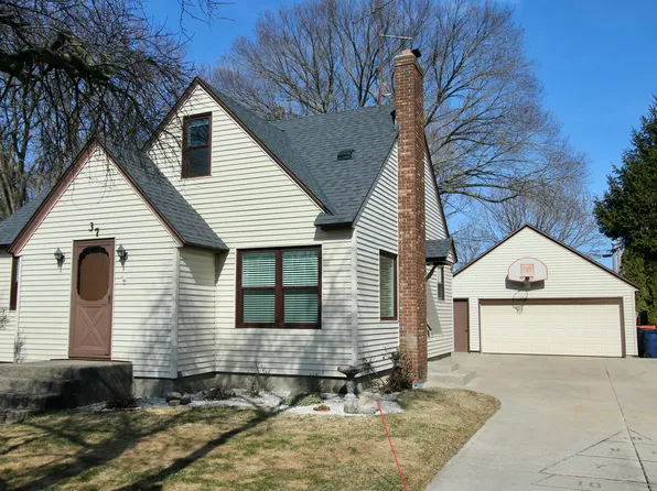 37 E 33rd St, Holland, MI 49423