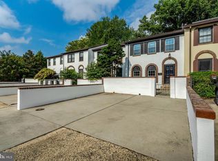 2948 Espana Ct, Fairfax, VA 22031