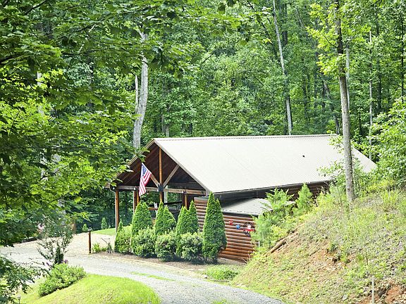 3rd image of 799 Cherokee Oaks Rd
