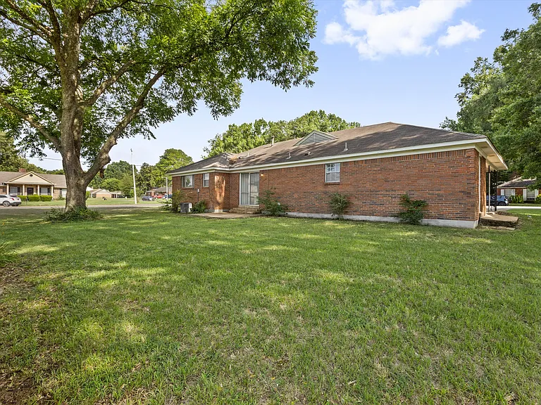 4918 Fairbrook Ave — Photo 15