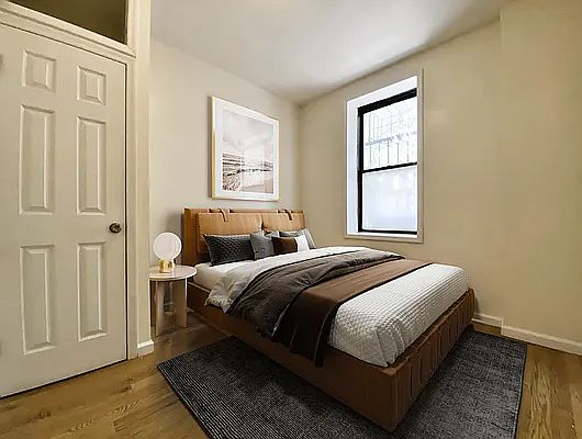 2nd image of 225 W 109th St APT 1