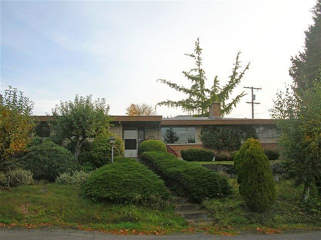 2nd image of 1402 Lincoln Ave NE