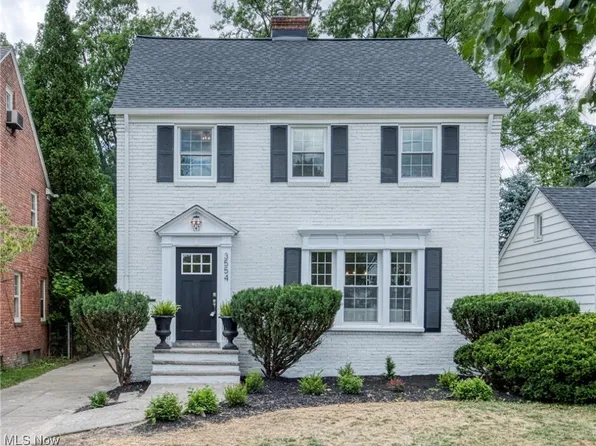 3554 Stoer Rd, Shaker Heights, OH 44122