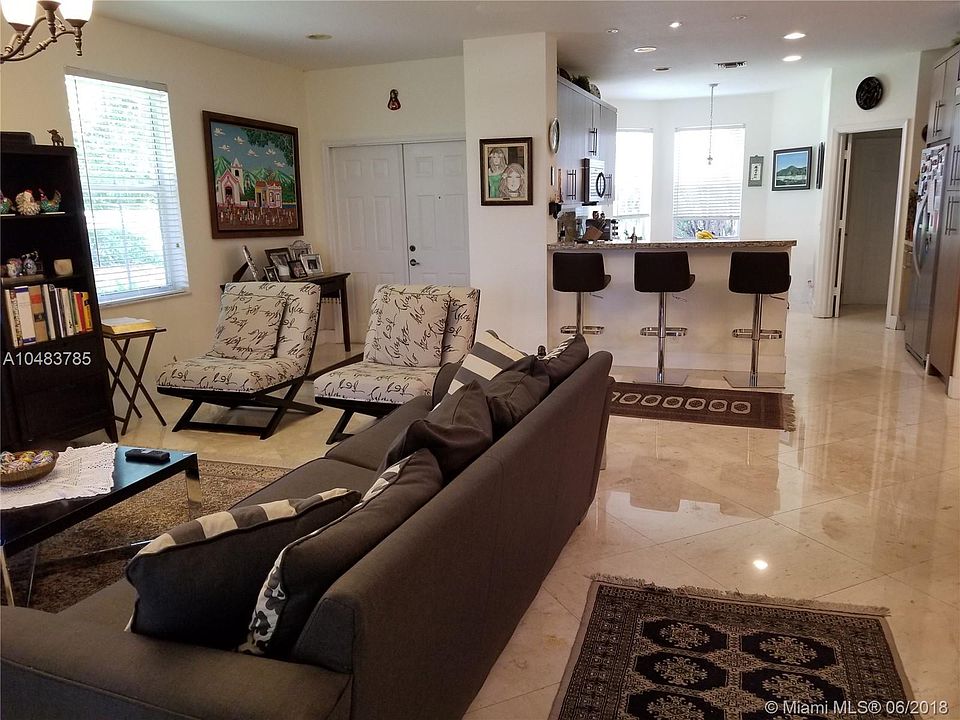 1st image of 1700 Aspen Ln