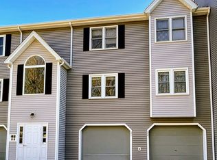 124 Tennis Plaza Rd UNIT 22, Dracut, MA 01826