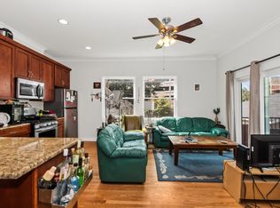 2710 N Artesian Ave APT 1W, Chicago, IL 60647