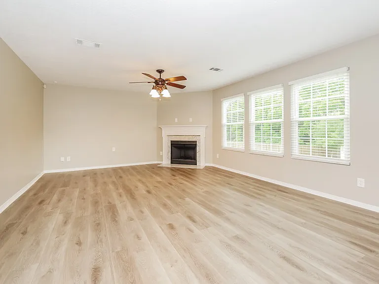1102 Seven Oaks Blvd — Photo 5