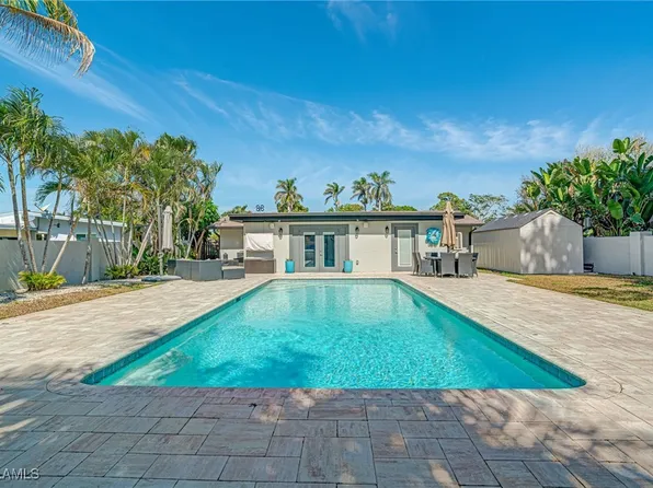 1254 Cooper Dr, Naples, FL 34103