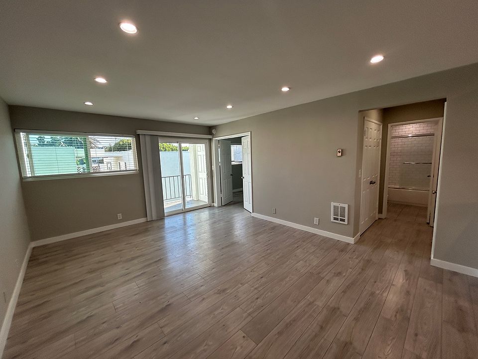 1st image of 2427 5th St #207
