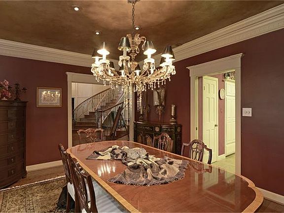  Dining room is not only open to the entry but has easy access to the butler's pantry. Formal entertaining has never been easier!