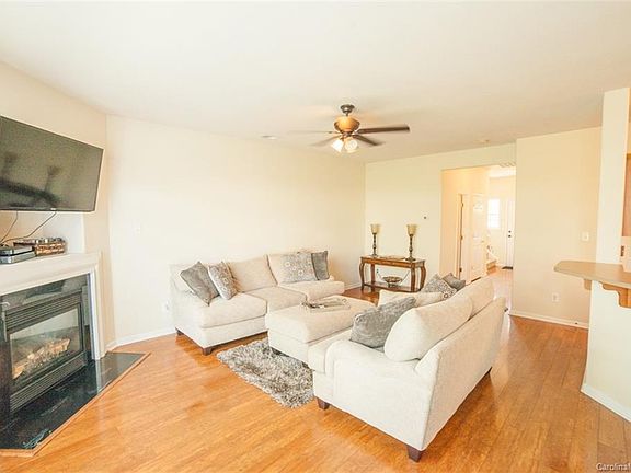 4th image of 6006 Blackheath Dr #12
