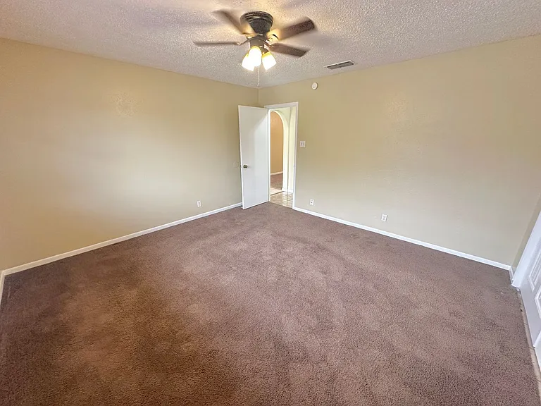 214 Timberline St — Photo 13