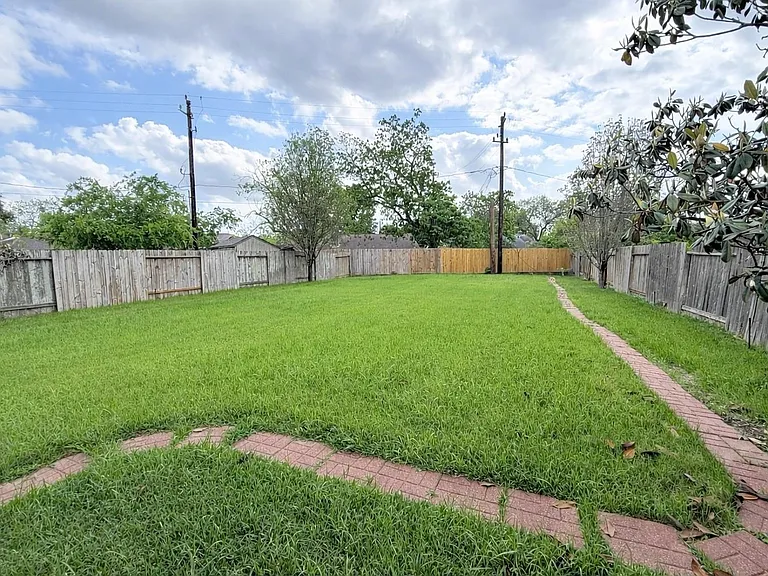 11922 Harristown Dr — Photo 29