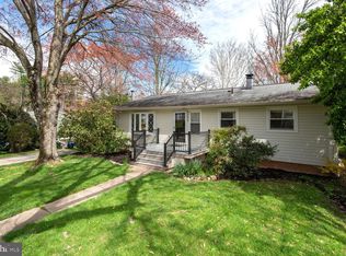 1204 Gladstone Dr, Rockville, MD 20851