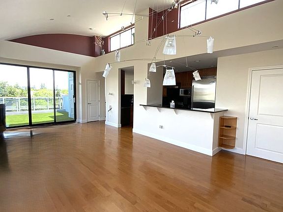 2nd image of 800 High St APT 402