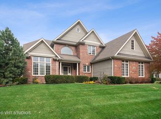 2787 Charter Oak Dr, Aurora, IL 60502