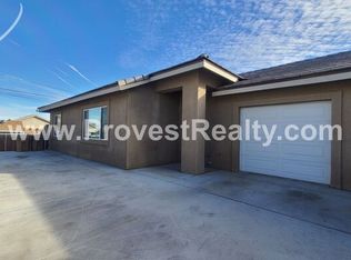 16476 Smoke Tree St #B, Hesperia, CA 92345