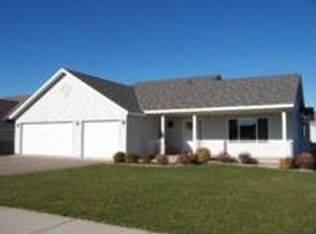 1205 Meadows Dr, Sauk Rapids, MN 56379
