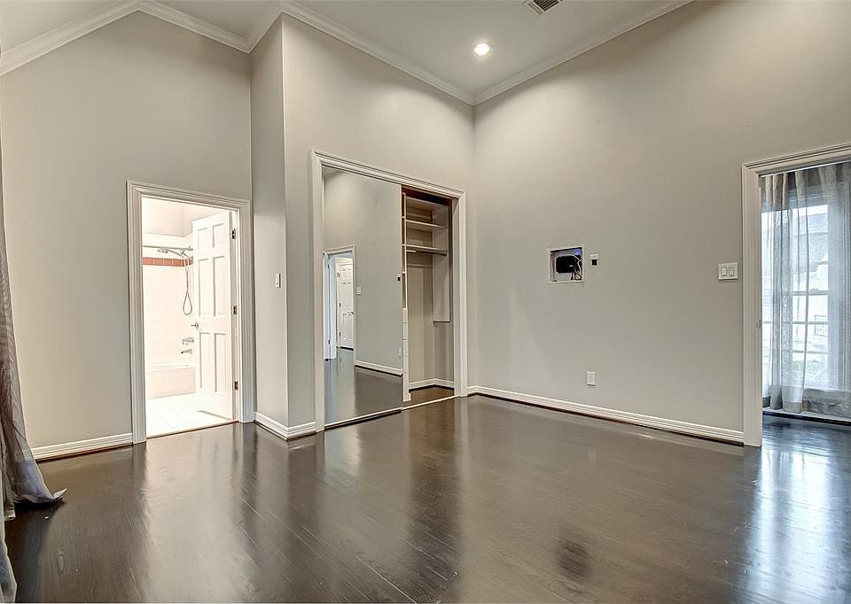 1st image of 75 Briar Hollow Ln