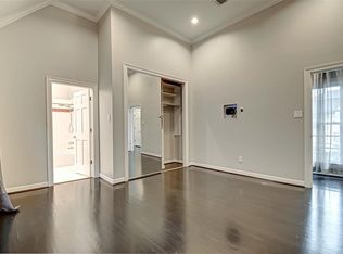 75 Briar Hollow Ln, Houston, TX 77027