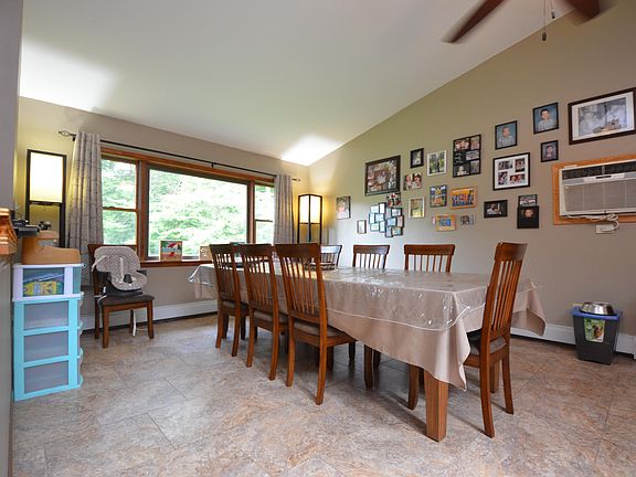 2nd image of 2751 Rising Hill Dr