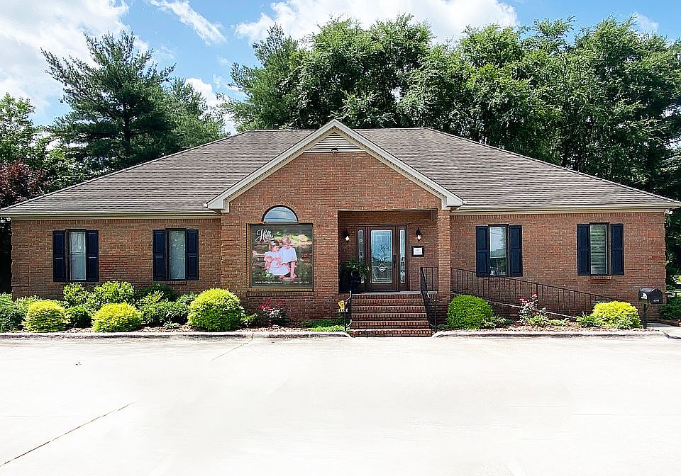1st image of 1202 Bradshaw Dr