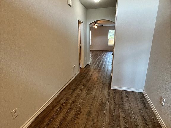 3rd image of 1920 Cartwright St